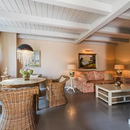Semi-detached House - Dos081011-lyb