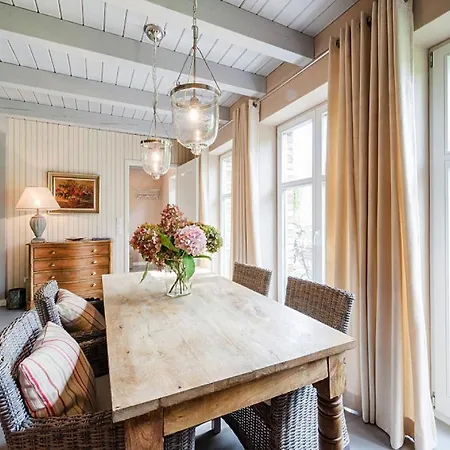 Semi-detached House - Dos081011-lyb