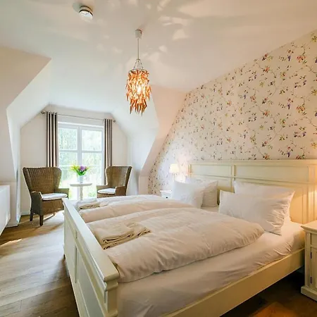 Semi-detached House - Dos081011-lyb *